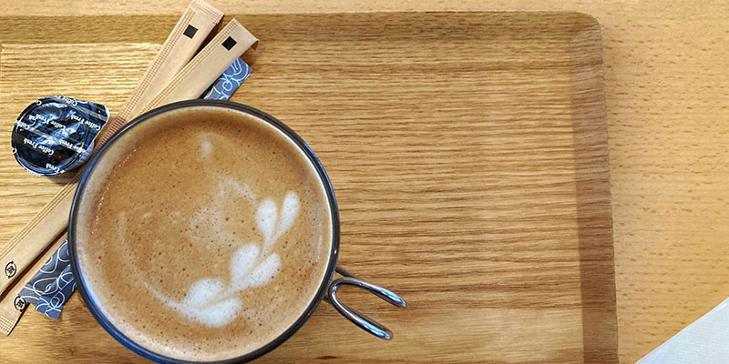 ラテアートのカフェラテ