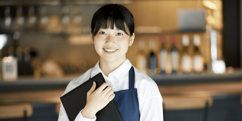 飲食店の店員