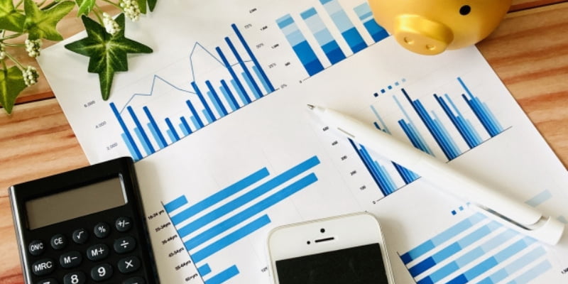 複数のグラフと計算式