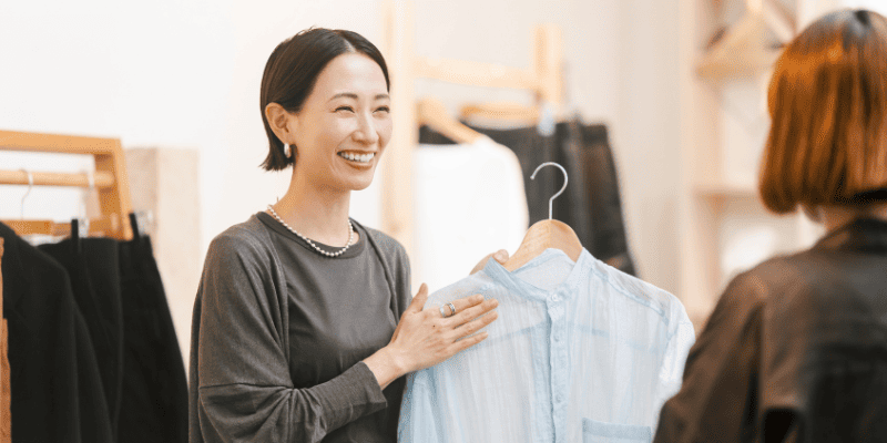 アパレル販売員